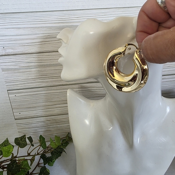 Gold Filled Chunky Swirl Hoop Earrings - Picture 8 of 9